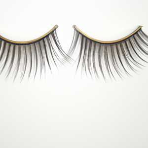 A pair of eyelashes in various lengths, displayed on a plain white background.